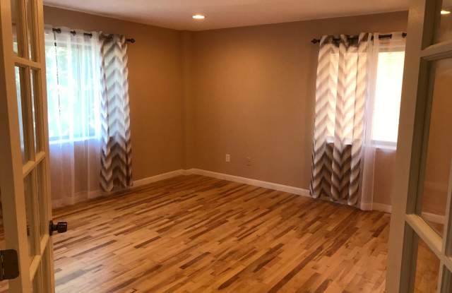 276 Chestnut Hill Ave. 23S