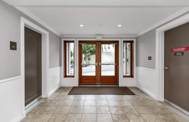 Photo of 1015 Pierce Apartments