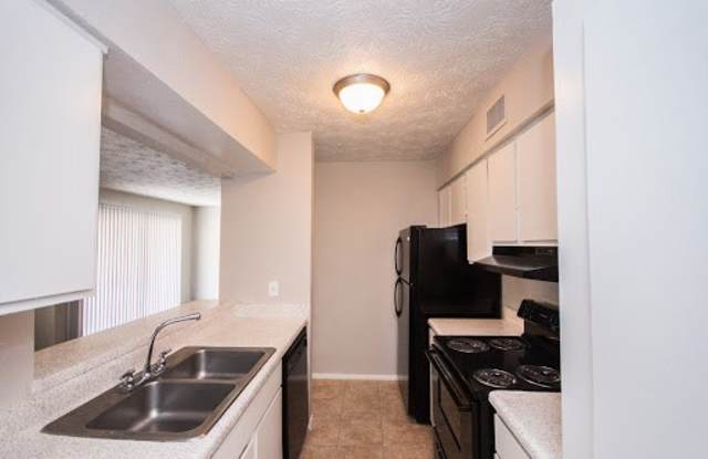 Photo of Eastwood Oaks Apartments