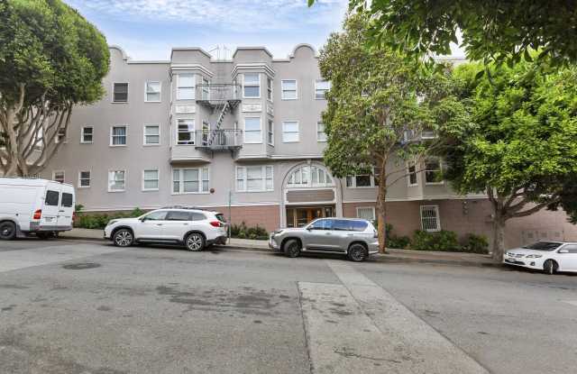 1015 Pierce Apartments