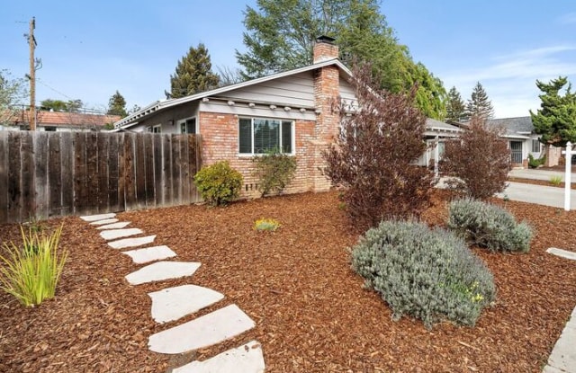 130 Kittoe Drive Mountain View Ca Apartments For Rent