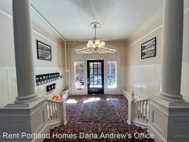 2129 NW Northrup St #4 Portland OR apartments for rent