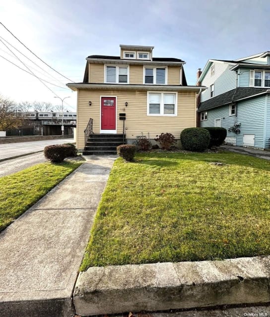 118 Lyon Place Lynbrook, NY apartments for rent