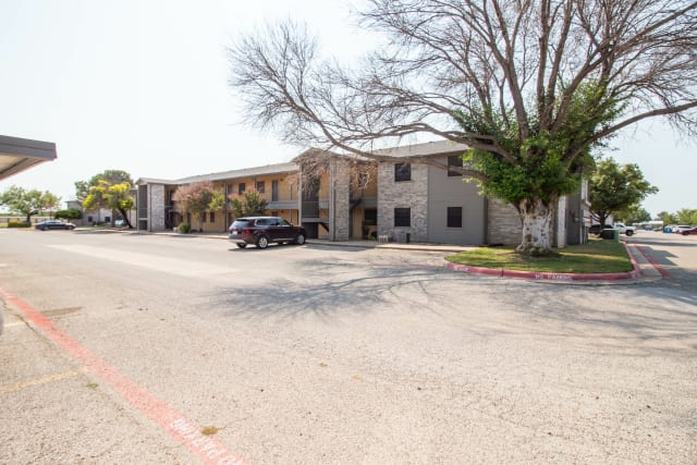 4001 Sunset Dr, San Angelo, TX 76904