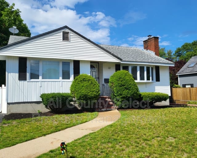 32 Rockdale Ave Peabody, MA apartments for rent