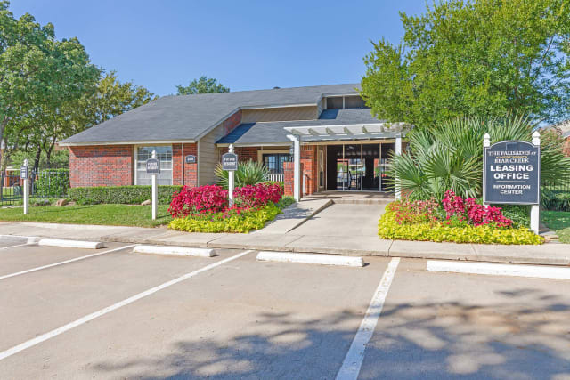 The Palisades At Bear Creek Apartment Homes Euless Tx Apartments For Rent