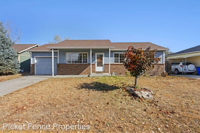 911 Mesa Court Windsor CO apartments for rent