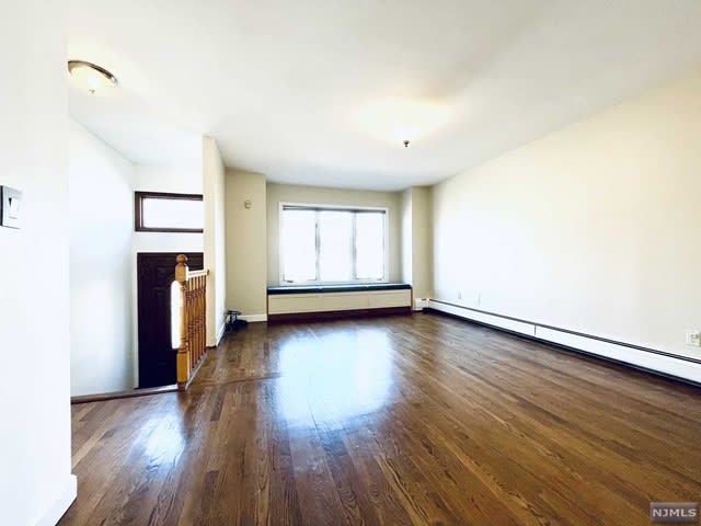 2454 3rd Street - Fort Lee, NJ apartments for rent