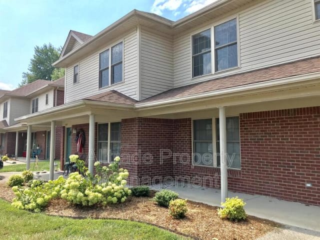 1301 Somerset Court Clark County IN apartments for rent