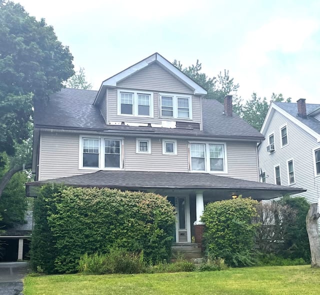 2393 Woodmere Drive Cleveland Heights, OH apartments for rent