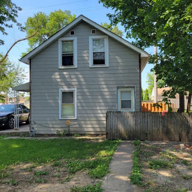 2116 Enoch Avenue Coach House Zion, IL apartments for rent