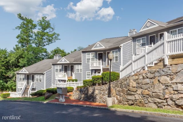 223 Nob Hil - Elmsford, NY apartments for rent 223 Nob Hil - Elmsford, NY apartments for rent