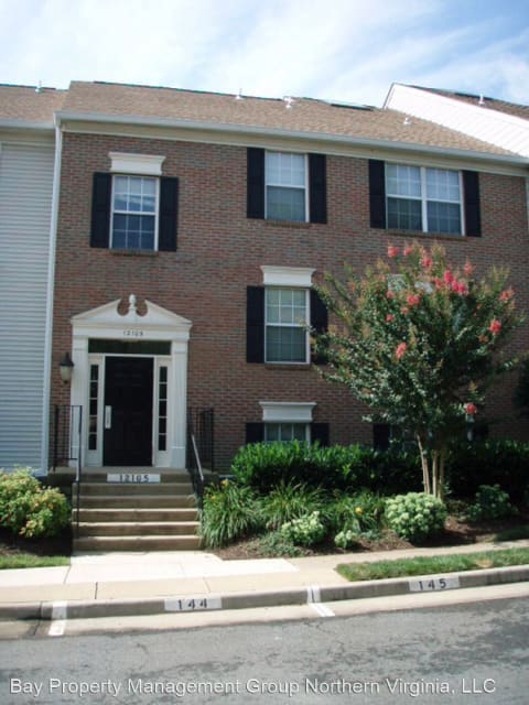 12105 GREENWAY COURT #201 Fair Oaks VA apartments for rent