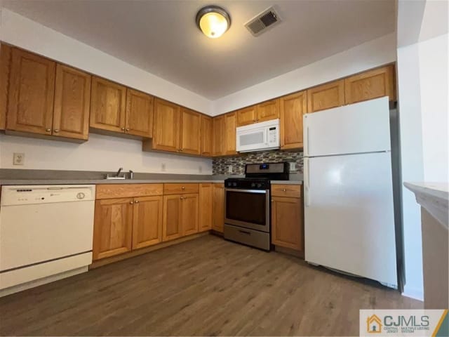 924 Cedar Court New Brunswick NJ apartments for rent 924 Cedar Court New Brunswick NJ apartments for rent