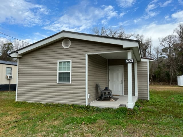 2525 Mayberry Loop Road - Carteret County, NC apartments for rent