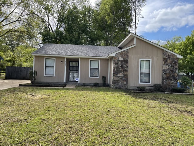 4039 Naylor Rd - Memphis, TN apartments for rent