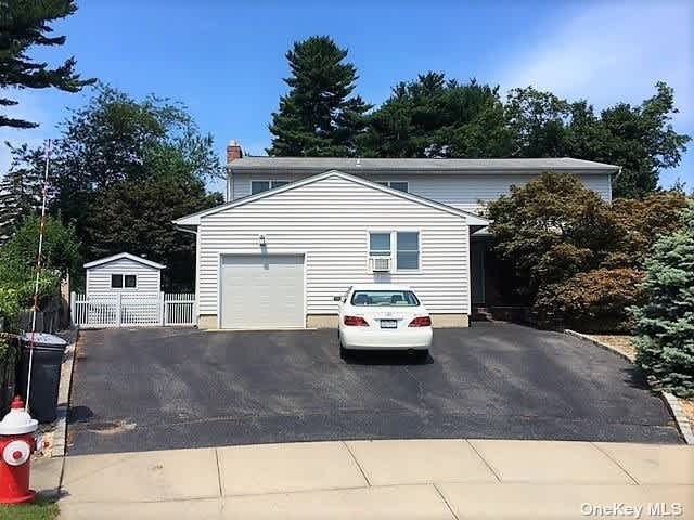 5 Tredwell Court Syosset NY apartments for rent