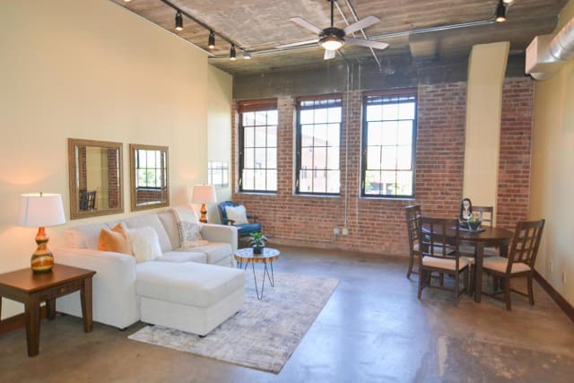 Rock Island Lofts Wichita Ks Apartments For Rent [ 427 x 640 Pixel ]