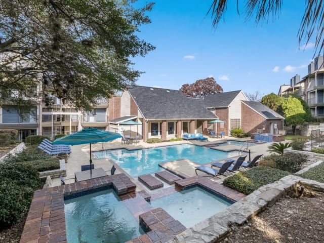 Hillcreste at Thousand Oaks - San Antonio, TX apartments for rent