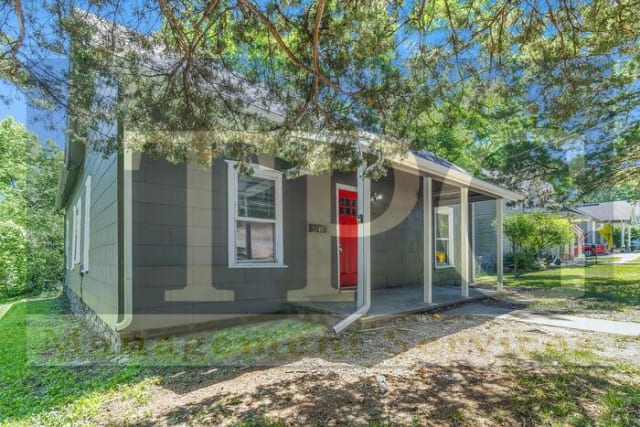 141 South Jewell Street - Liberty, MO apartments for rent