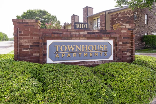 Townhouse Apartments - Ennis, TX apartments for rent