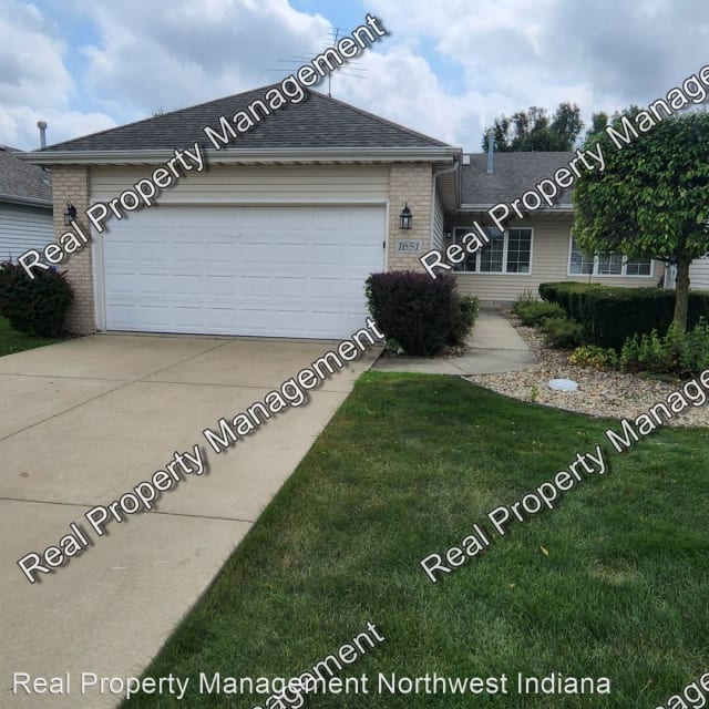 1651 Dogwood Dr. Crown Point, IN apartments for rent