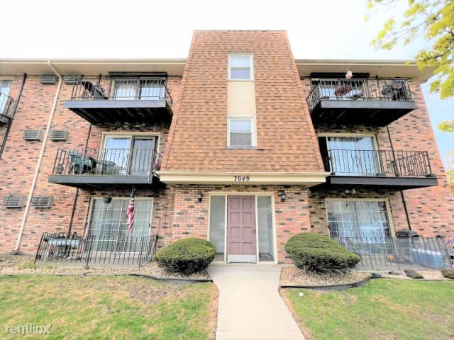 7049 O'Connell Drive Unit 303 - Chicago Ridge, IL apartments for rent
