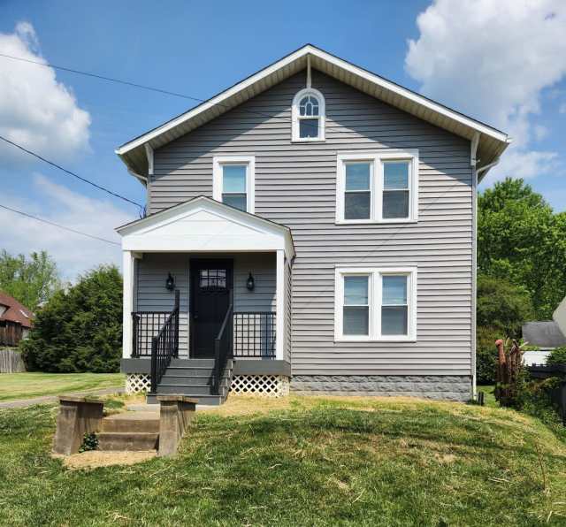 3 Bed/2 Bath House Located in Suncrest Available 08/02/2024