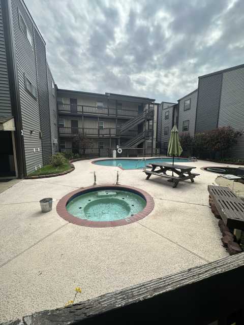 2301 Edenborn Ave Metairie LA apartments for rent