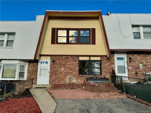 10 Chaucer Court Scotchtown NY apartments for rent 10 Chaucer Court Scotchtown NY apartments for rent