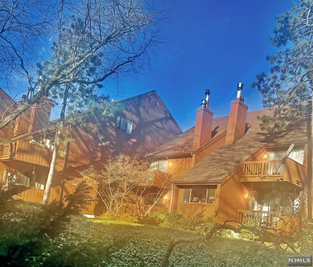 561 Sanderling Court Secaucus, NJ apartments for rent