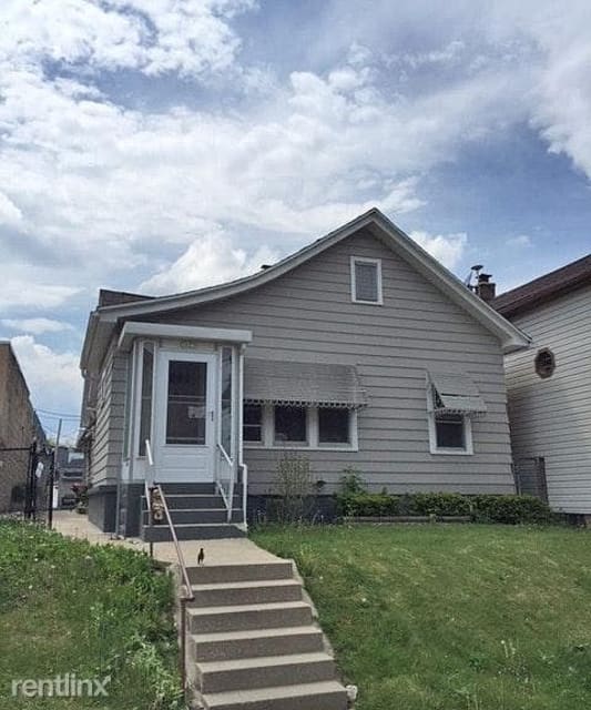 2623 S Logan Ave Milwaukee, WI apartments for rent