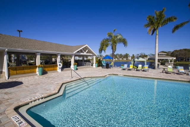 Grand Oaks at the Lake West Melbourne, FL apartments for