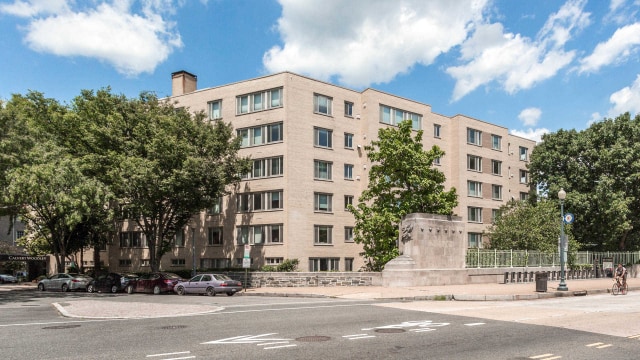 Calvert Woodley - Washington, DC apartments for rent