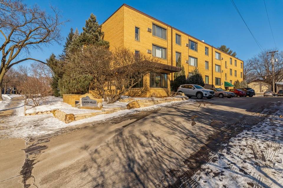 Gateway Edina Luxury Apartment Homes (4910 West 77th Street