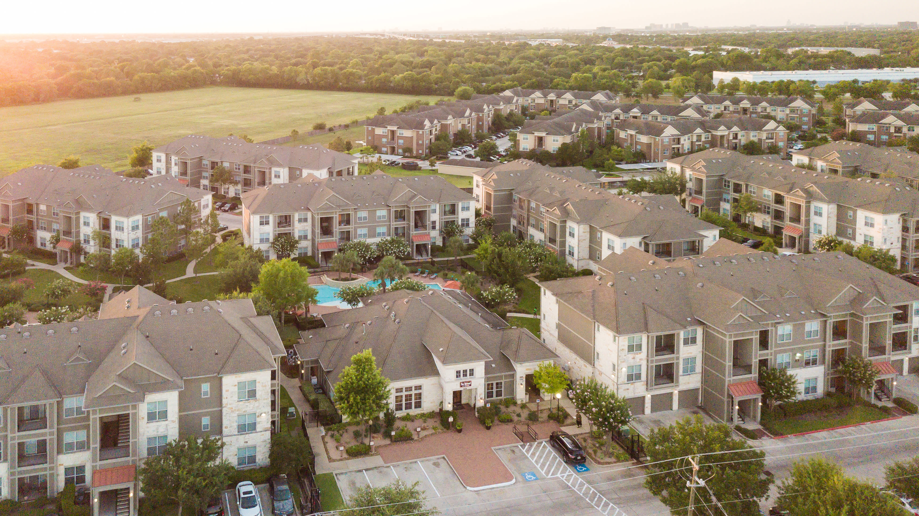 20 Best Apartments for Rent with Pools in Stafford, TX (with pics!)
