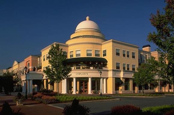 Post Park At Phillips Place - Post Park at Phillips Place, located in Charlotte in the heart of Southpark, offers a wide range of distinctive advantages to its residents