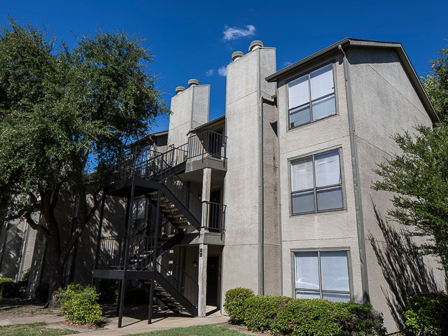 Landmark at Lake Village North - Here at Landmark at Lake Village North we are your best choice for any Garland, Texas, apartments and we are built to provide our residents with maximum comfort