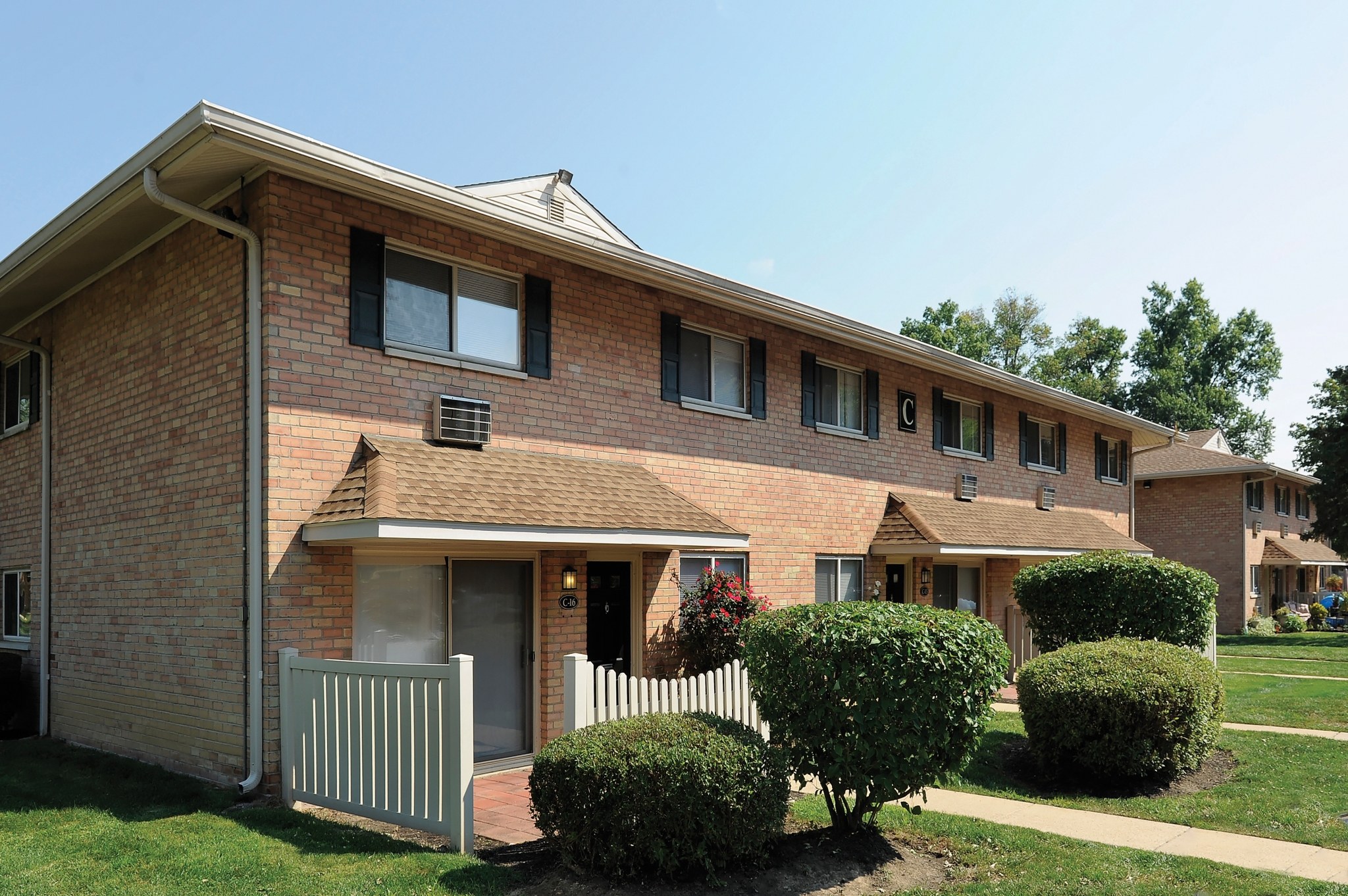 Golf Club Apartments Townhomes - Golf Club Apartments in scenic West Chester, PA offer the finest in small-town living, with high-end amenities! Our two- and three-bedroom townhomes and one-bedroom apartments for rent are in the desirable West Chester School District