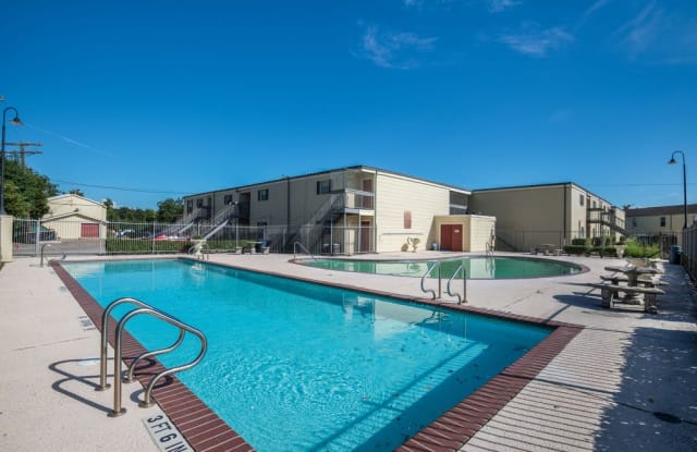 Oaks Of Baytown Apartments Baytown Tx Apartments For Rent