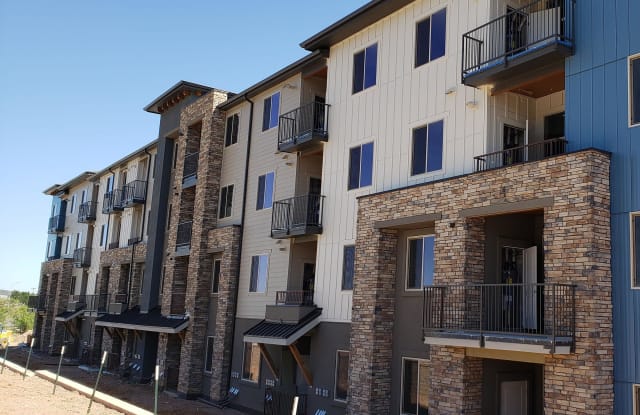Overlook At Mesa Creek Apartments Colorado Springs Co