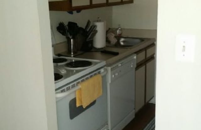 502 Florida Avenue Herndon Va Apartments For Rent