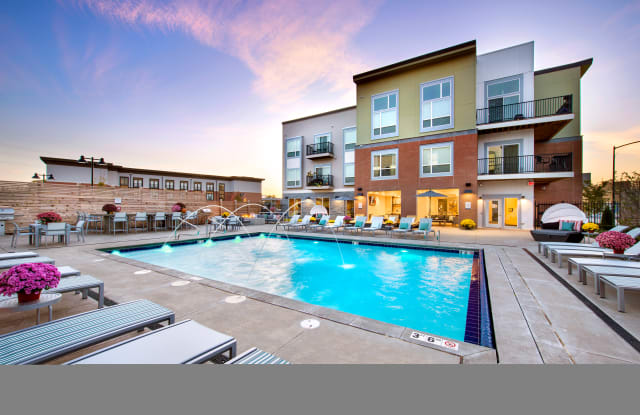 The Boulevard At Oakley Station Cincinnati Oh Apartments For Rent