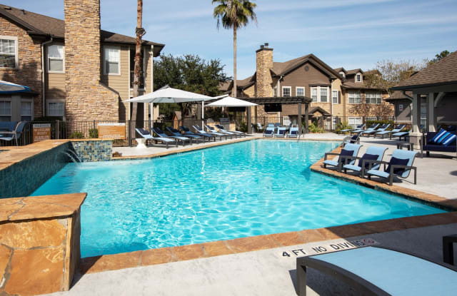 Artisan At Lake Wyndemere The Woodlands Tx Apartments For Rent