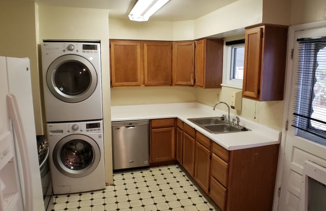 1352 S Quieto Ct Denver Co Apartments For Rent