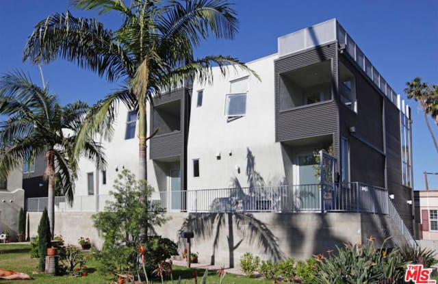 2307 Oakwood Avenue Los Angeles Ca Apartments For Rent