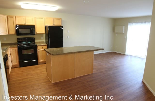 Mcenroe Place Vi Grand Forks Nd Apartments For Rent