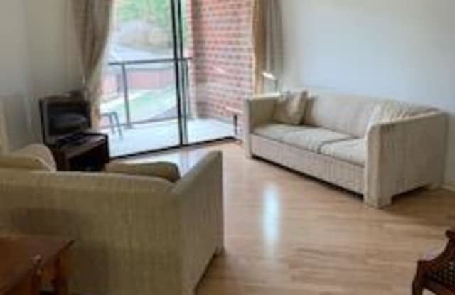 2100 Lee Highway 327 Arlington Va Apartments For Rent