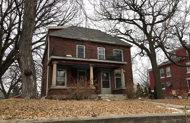 1296 Raymond Ave St Paul Mn Apartments For Rent General landlording & rental properties.