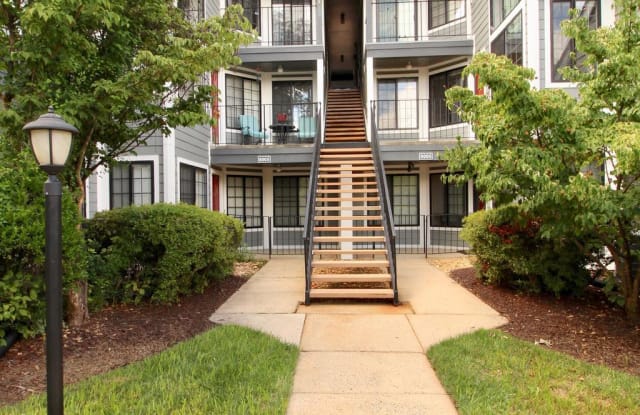 6005 Mersey Oaks Way Kingstowne Va Apartments For Rent